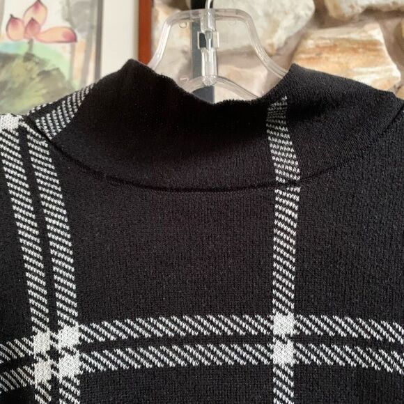 Eloquii womens plus Mock Neck Windowpane Plaid Sweater - Picture 4 of 10